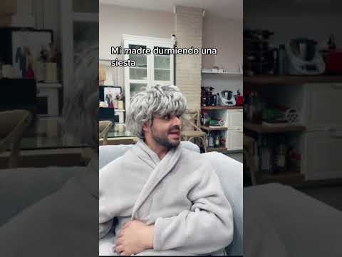 Mi MADRE vs mi PADRE durmiendo la siesta 😴 #shorts