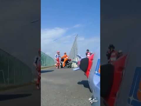 La Ducati de Marc Márquez, EN LLAMAS. El motor dijo basta y tuvieron que apagar el fuego