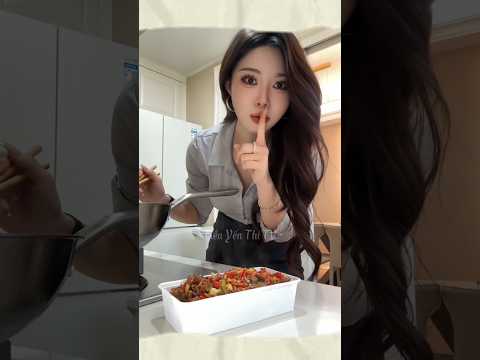 (Tiểu Di) Nấu ăn hết mình, kết quả hết hồn🤣 #tieuyenthitv #shortvideo #reviewphim #funny #haihuoc