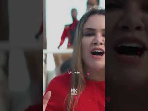 Feliz dia das Mulheres com Sarah Farias no clipe 