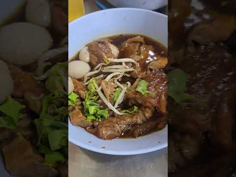 ก๋วยเตี๋ยวเนื้อชิ้นใหญ่เต็มคำ