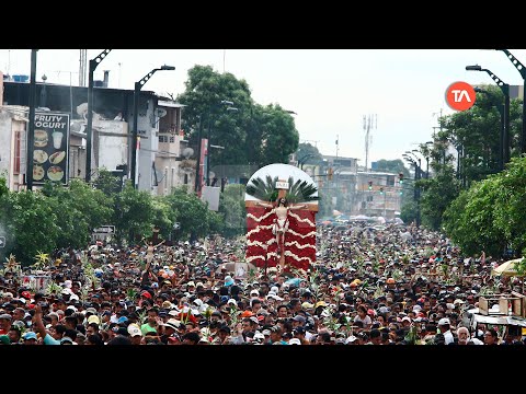 Multitudinarias procesiones de Viernes Santo en Quito y Guayaquil