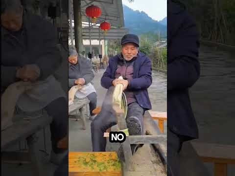 El bambú se transformaba en una cuerda.