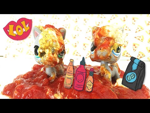 LPS: Eat It or Wear It Challenge! (With Ricky & Selena)