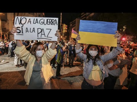 Cientos de uruguayos pidieron libertad para Ucrania frente a la Embajada de Rusia