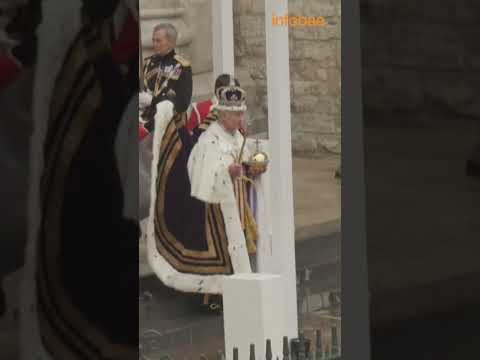 CARLOS Y CAMILA TRAS SER CORONADOS COMIENZAN LA PROCESIÓN AL PALACIO DE BUCKINGHAM