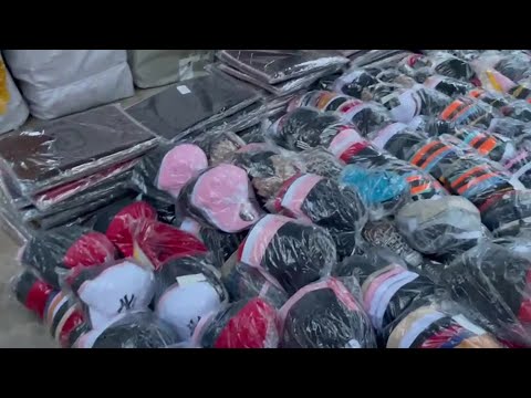 Incautan más de 17.000 objetos de marcas falsificadas en un vehículo en Palma