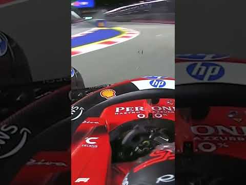 ¡QUÉ ACCIDENTE DE CARLOS SAINZ!  Perdió el control del coche y acabó en el muro #SingapurDAZNF1