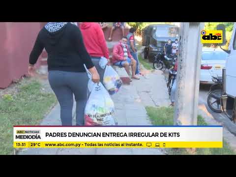 Padres denuncian entrega irregular de kits