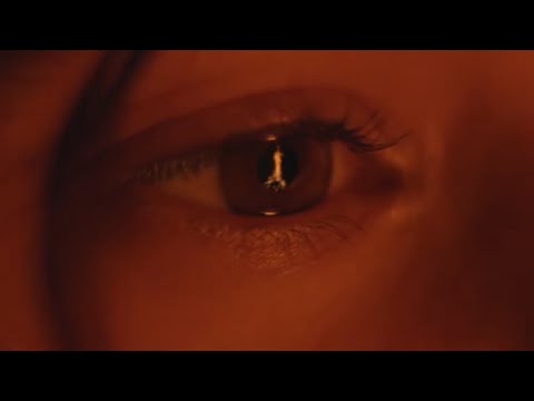 ROSALÍA - Nos Quedamos Solitos (Lyric Video)