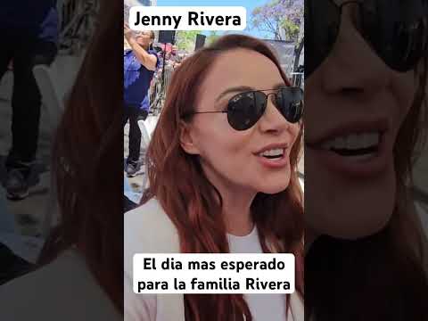 Jenni Rivera, reunio  a su familia y Rossie  su hermana canta la triste canción no llega el olvido