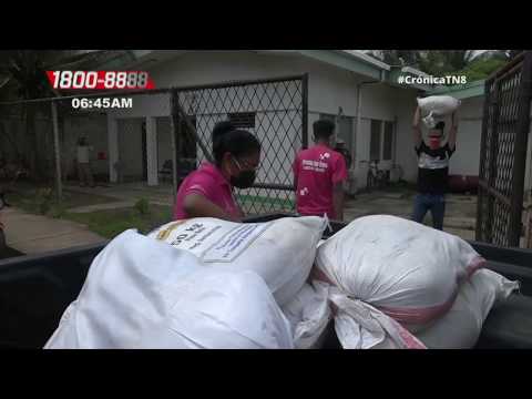 Madres de Héroes y Mártires reciben paquetes alimenticios en Bilwi - Nicaragua