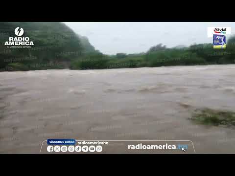 El Río Grande Nacaome en su máximo nivel por las lluvias que no cesan en el sur de Honduras