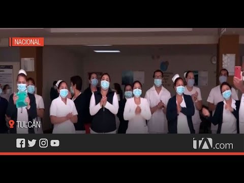 Reconocimiento a médicos y enfermeras del hospital de Tulcán