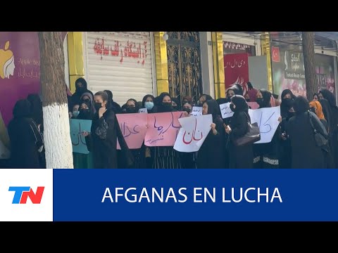 AFGANISTÁN I  Mujeres protestaron en Kabul contra el cierre de los salones de belleza