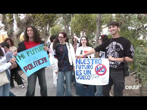 Los estudiantes se concentran ante la incertidumbre generada por la PAU