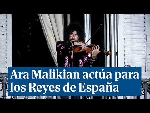 La actuación de Ara Malikian desde el balcón del Palacio Real y con la presencia de los Reyes