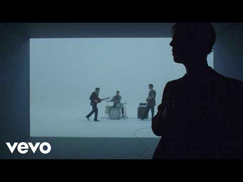 Tom Odell - Don't Let Me Go (Official Music Video)