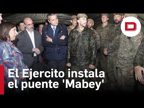Robles agradece la rapidez del Ejército a la hora de instalar el puente 'Mabey' en Aldea del Fresno