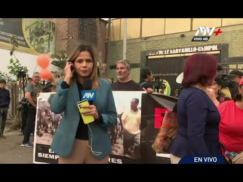 Simpatizantes de Alberto Fujimori permanecen en exteriores de la Diroes
