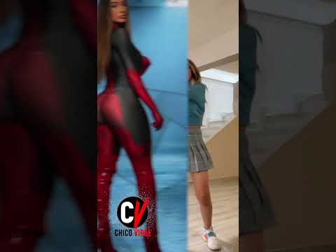 #shorts Mujer paraliza las redes sociales con su ajustado traje de DeadPool #deadpool #cosplay