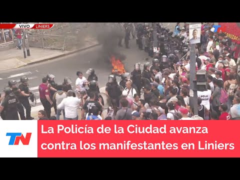 La Policía de la Ciudad avanza contra los manifestantes en Liniers