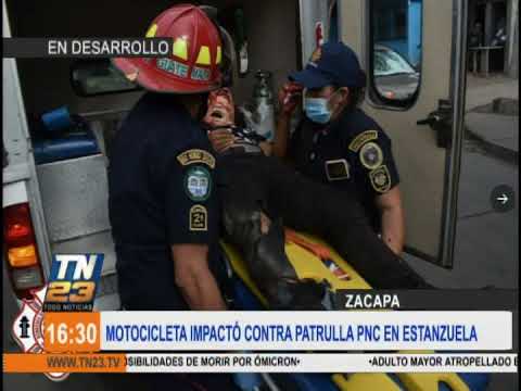 Motociclista y acompañante impactan contra patrulla de la PNC en Estanzuela