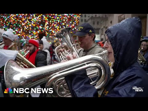 Hundreds of musicians spread holiday cheer at TubaChristmas 50th anniversary show