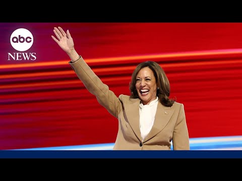 Kamala Harris enters the arena on opening night of the DNC