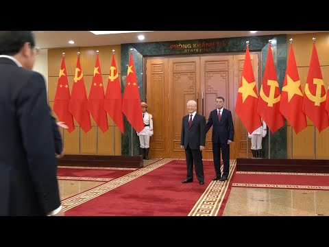 Xi holds meeting with Vietnam's Communist leader Nguyen Phu Trong