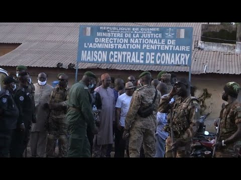 Coup d'État en Guinée : premières libérations de détenus du régime déchu • FRANCE 24