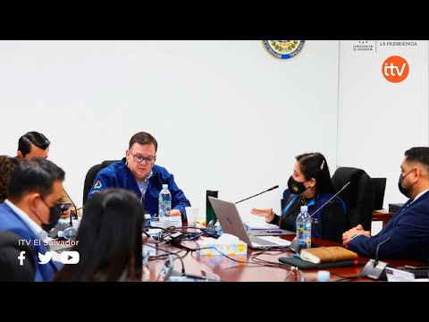 Discusión entre diputados de Comisión de Hacienda y funcionarios de INJUVE