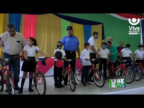 Mined entrega más de 160 bicicletas a niños de primaria multigrado en León