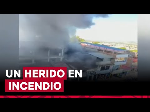 Tarapoto: bomberos intentan controlar incendio en ferretería