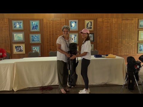 Stephen Ames Foundation Presents Golf Gear To Juniors