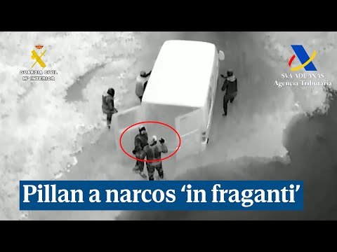 La Guardia Civil pilla 'in fraganti' a varios narcos descargando hachís en Huelva