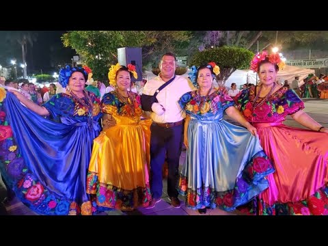 Encabeza Ayuntamiento de Rioverde evento de aniversario de grupo de danza, integrado por maestros...