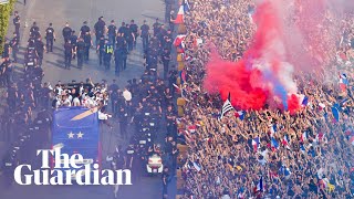 شاهد .. الجماهير الفرنسية تحتفل مع اللاعبين