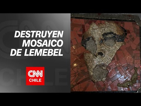 Mosaico en homenaje a Pedro Lemebel fue atacado con martillos por dos hombres