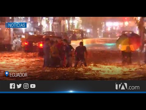Al menos 15 cantones están en emergencia debido a las fuertes lluvias en Guayas