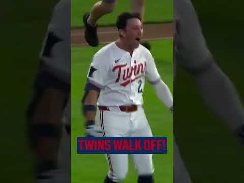 Brooks Lee gets it done for the Twins in the bottom of the 9th! #Walkoff