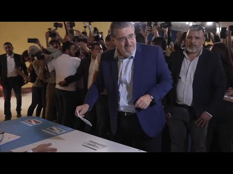 Progressive challenger Bernardo Arévalo votes in Guatemalan presidential election