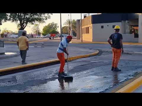 inauguran obra de ordenamiento vial en Rivadavia y Facundo Quiroga con aditamentos. Fuente, luz,...