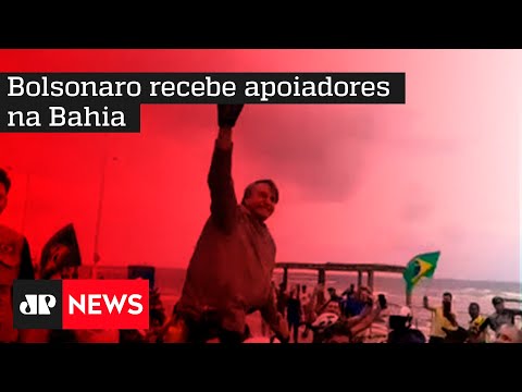 Bolsonaro faz motociata em Salvador e reúne centenas de apoiadores