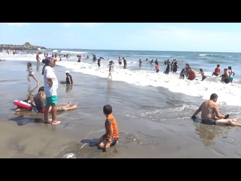 Nicaragüenses gozan de las vacaciones de fin de año en las playas de Pazo Caballo