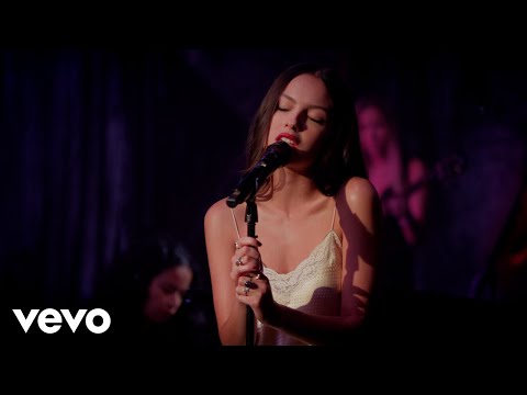 Olivia Rodrigo - deja vu in the Live Lounge