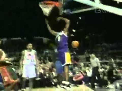 狼王Garnett妙傳給Kobe施展經典大鴻展翅空中接力灌籃 1998年明星賽