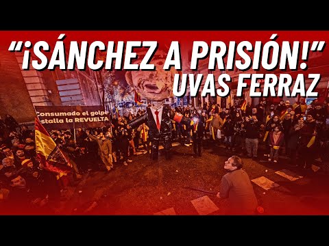 Nochevieja Patriótica y 'Piñata' antiPSOE en Ferraz, contra viento y marea: '¡Sánchez a prisión!'