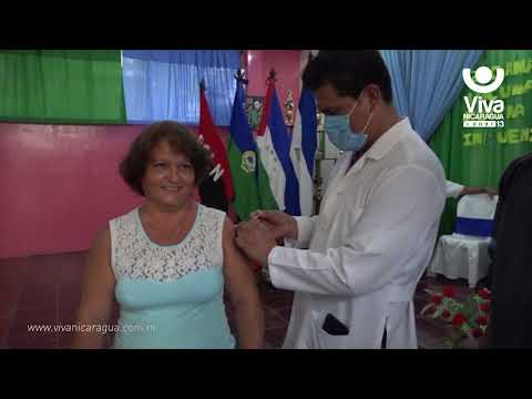 Familias caribeñas se suman a la jornada de vacunación contra la influenza