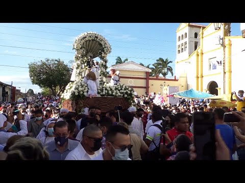 Devotos se desbordan en procesión de San Benito de Palermo en León